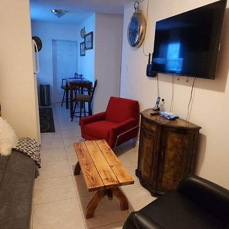 Leo Guest House Холивуд Екстериор снимка